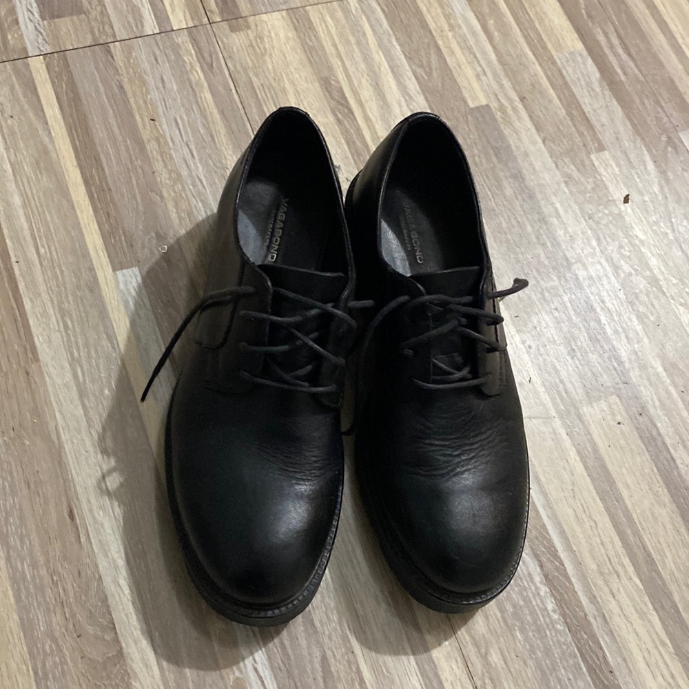 Leather shoes